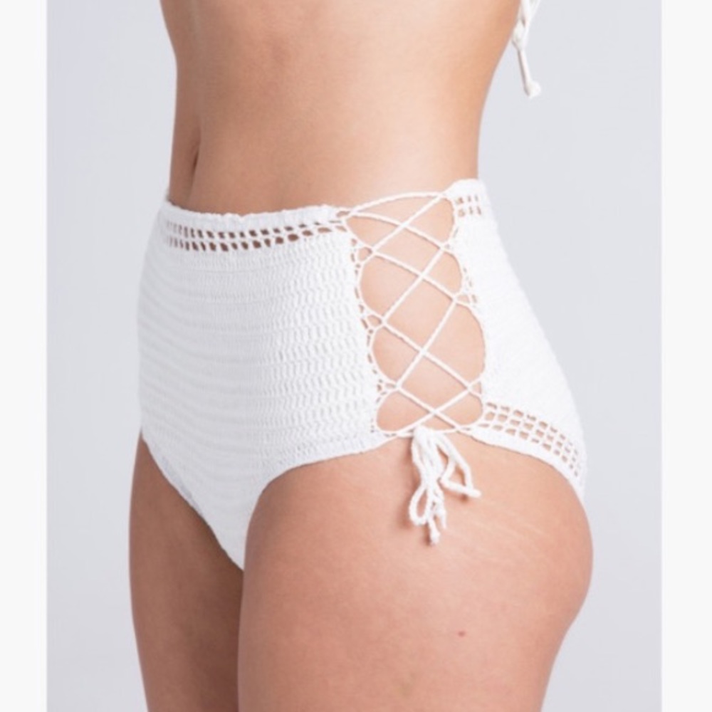 HP 🎉 NWT Billabong high waisted crocheted bikini - Picture 4 of 5